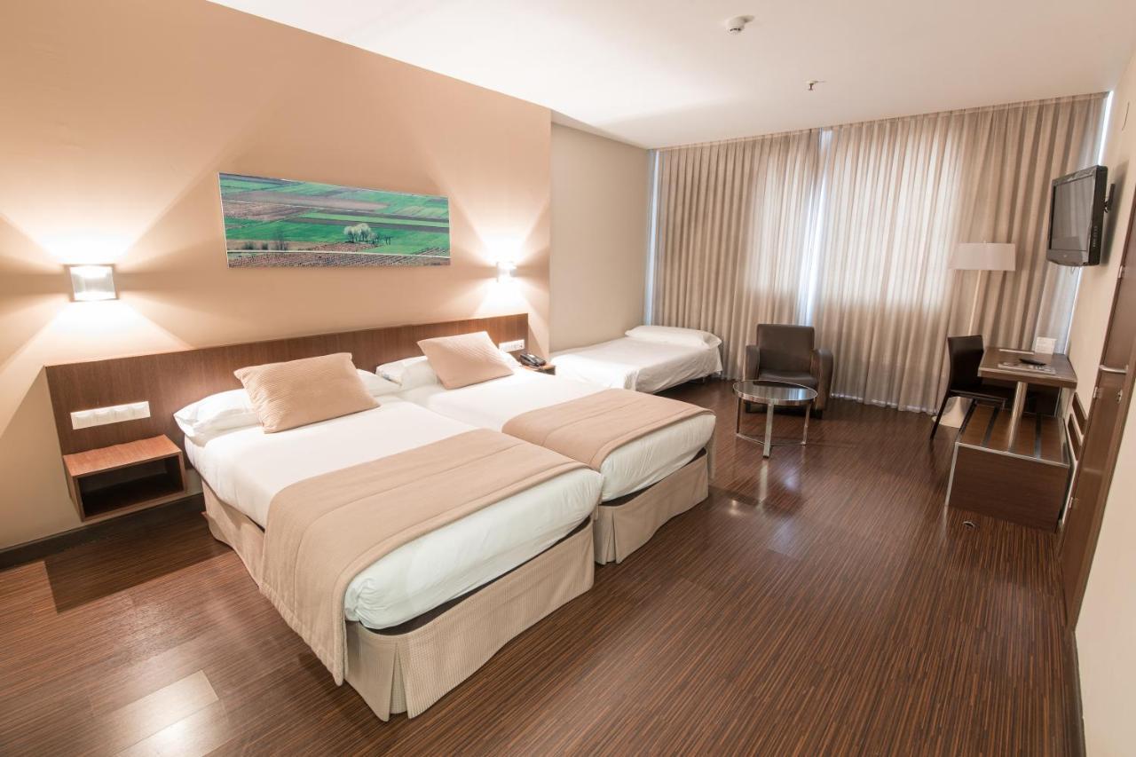 Arva Abad San Antonio Hotel Leon Bagian luar foto
