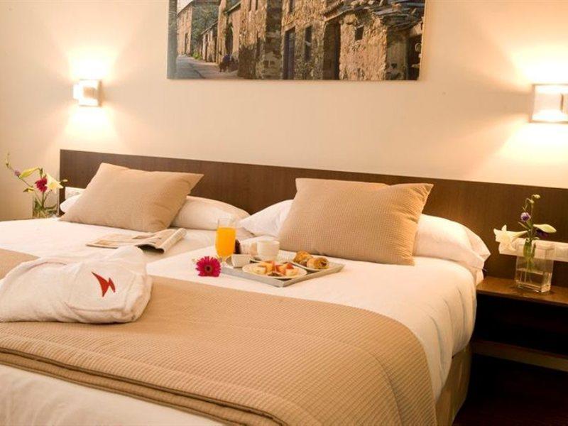 Arva Abad San Antonio Hotel Leon Bagian luar foto