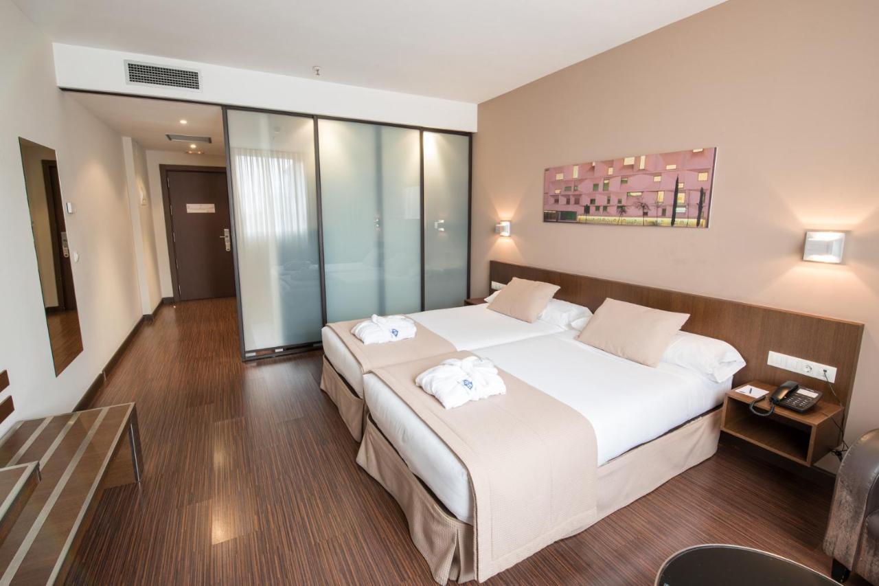 Arva Abad San Antonio Hotel Leon Bagian luar foto